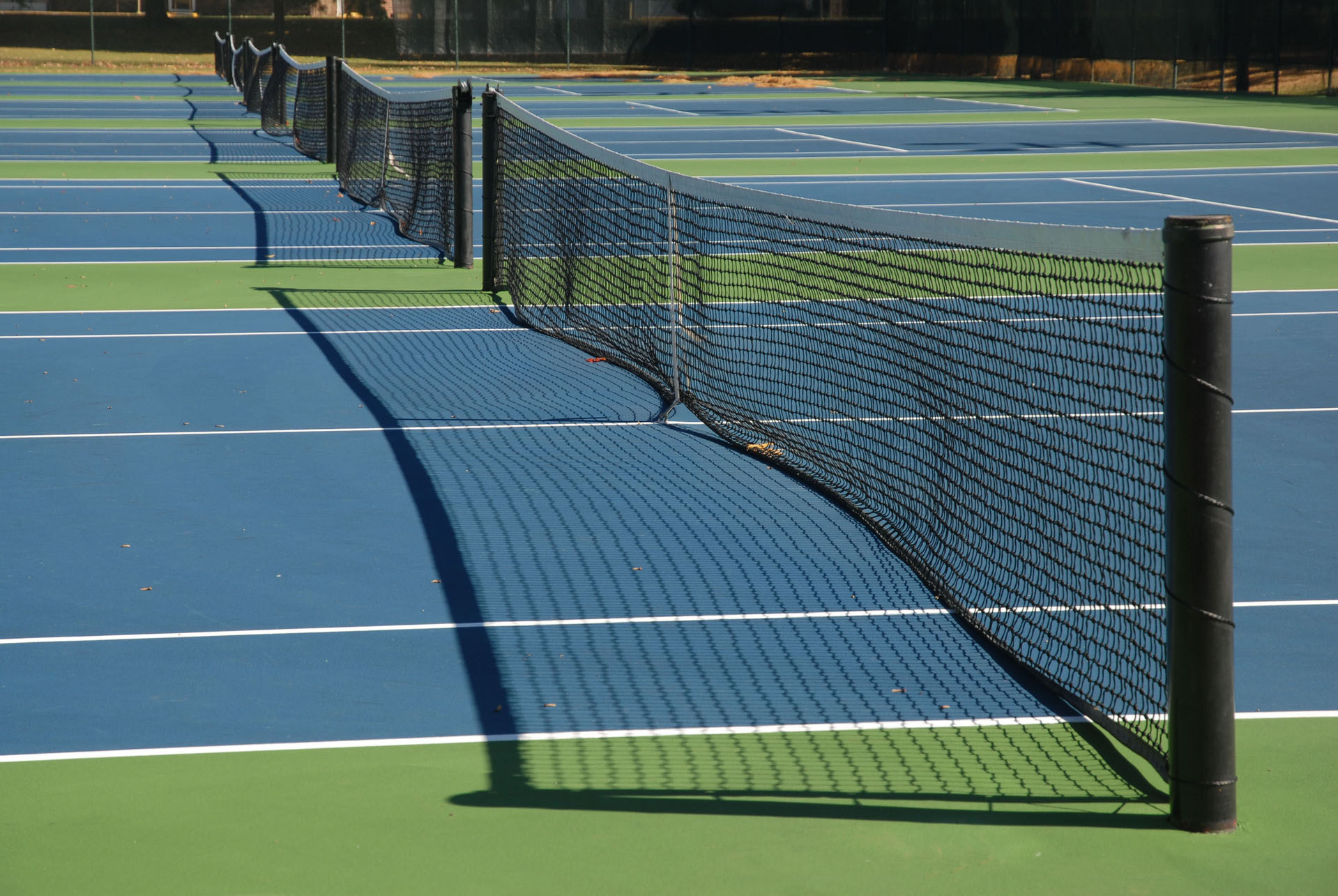outdoor-tennis-courts