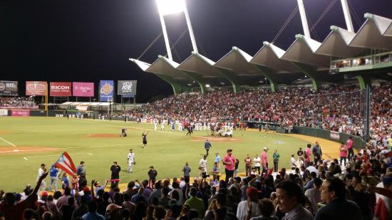 Hiram Bithorn Stadium4