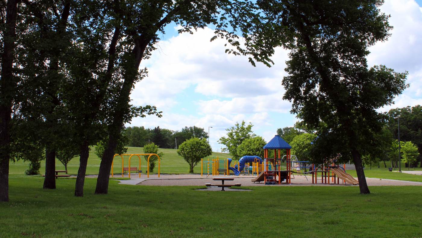 riverside park pool 2
