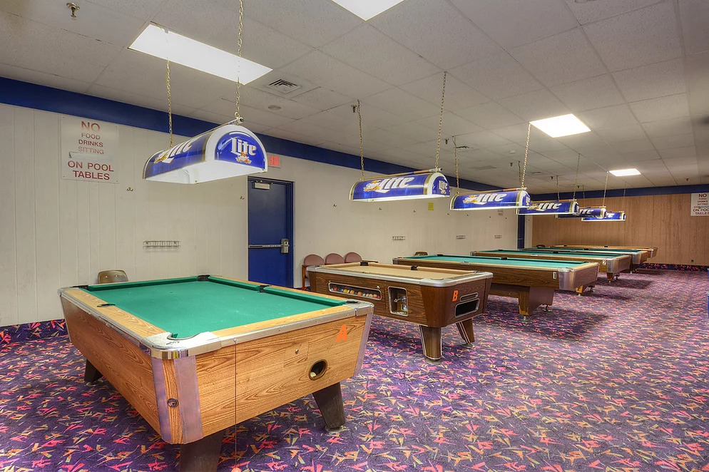 Four%20Seasons%20Bowling%20%26%20Sports2