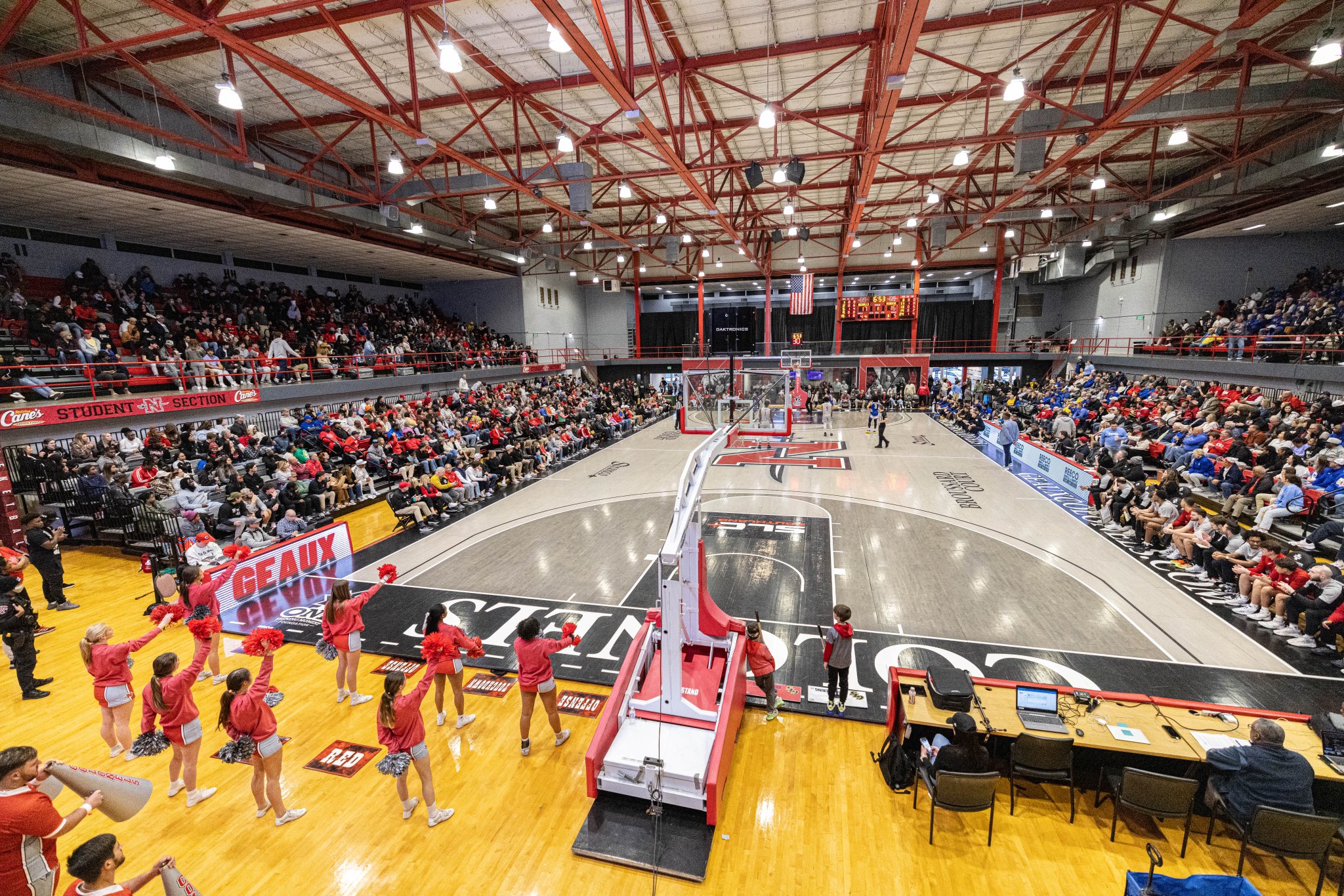 nicholls-basketball-pc-vesna-dies.jpg