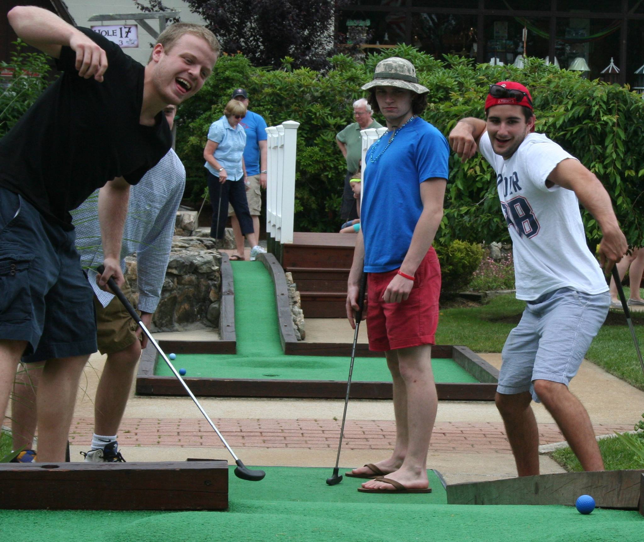 Holiday Hill Miniature Golf4
