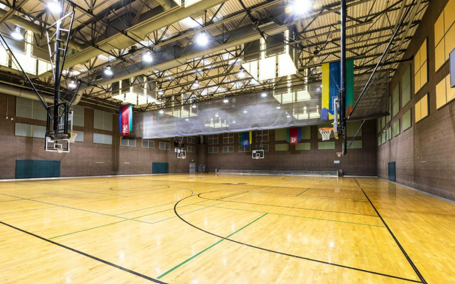 Basketball court KOPF.png