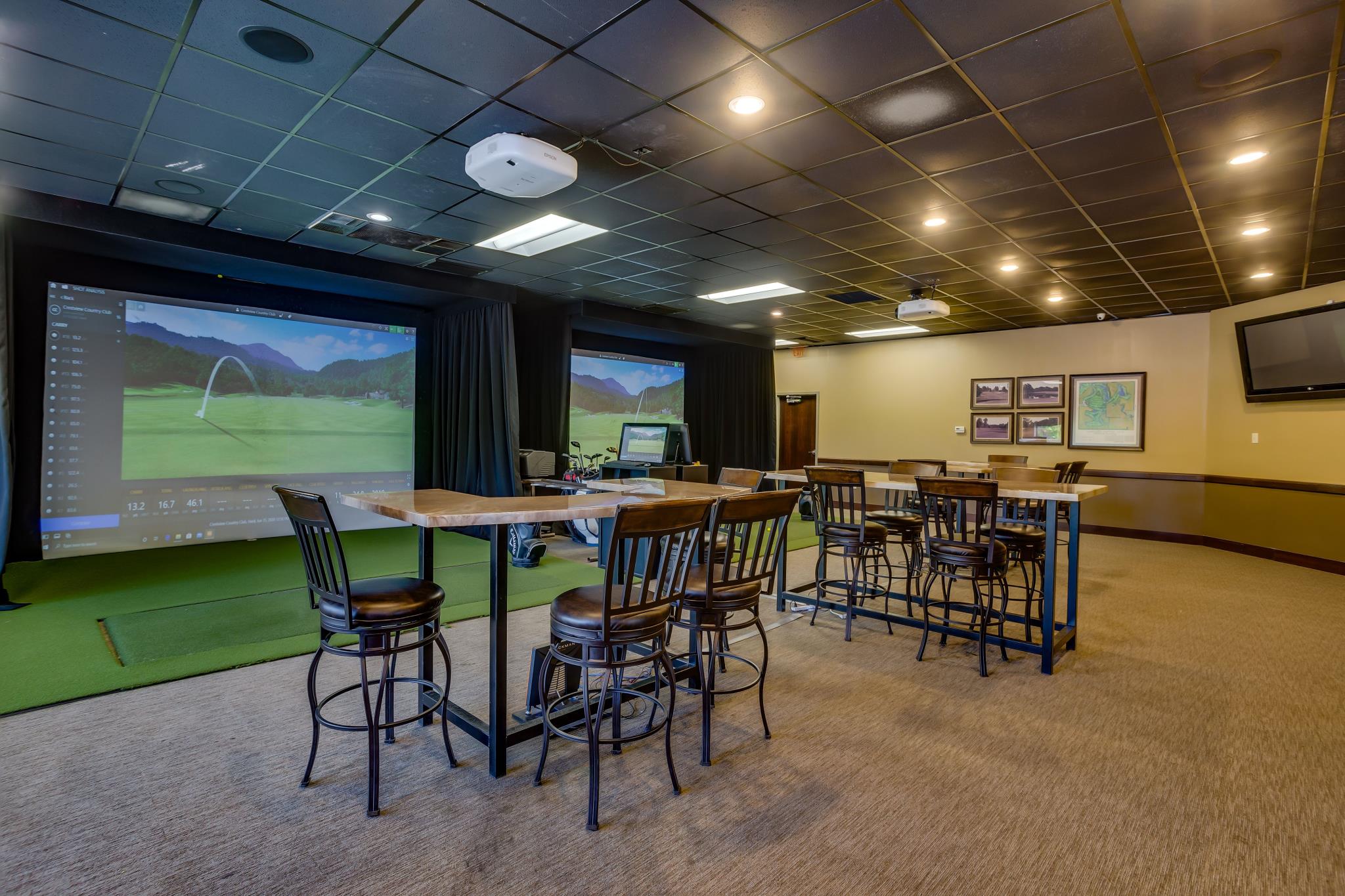 Crestview Country Club - Indoor Golf Simulator
