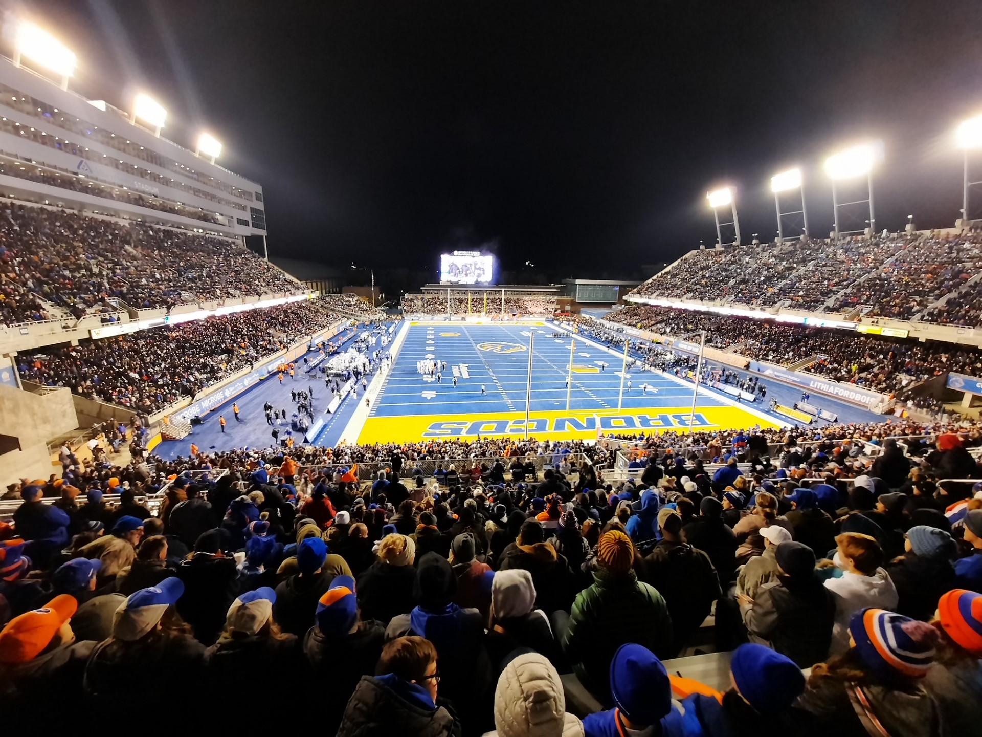 Albertsons Stadium.jpg