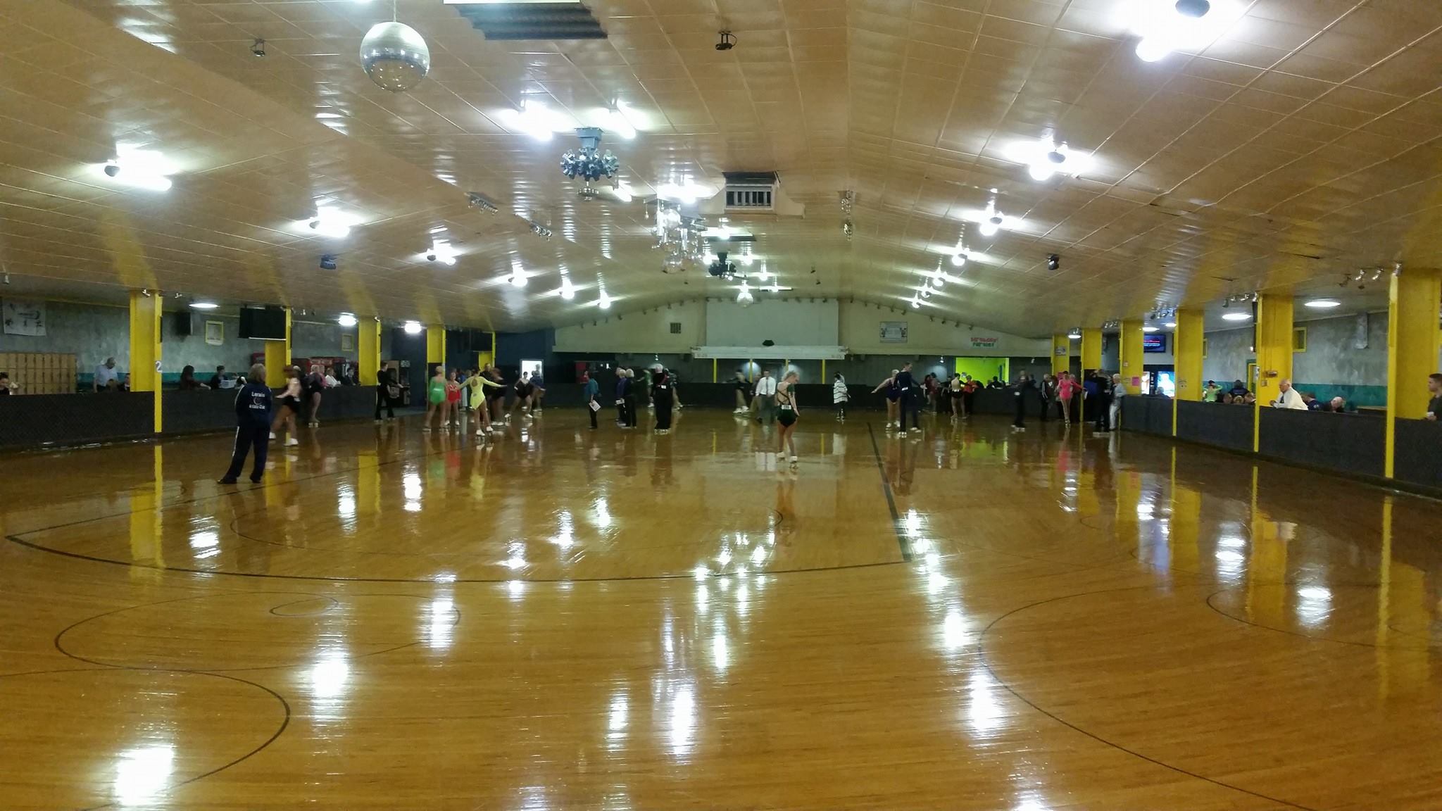 Roll Arena Family Skating Center3