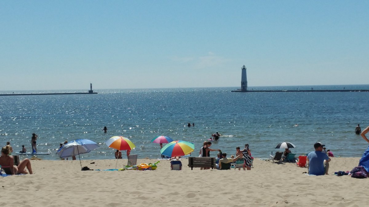 Frankfort Public Beach and Playground 6