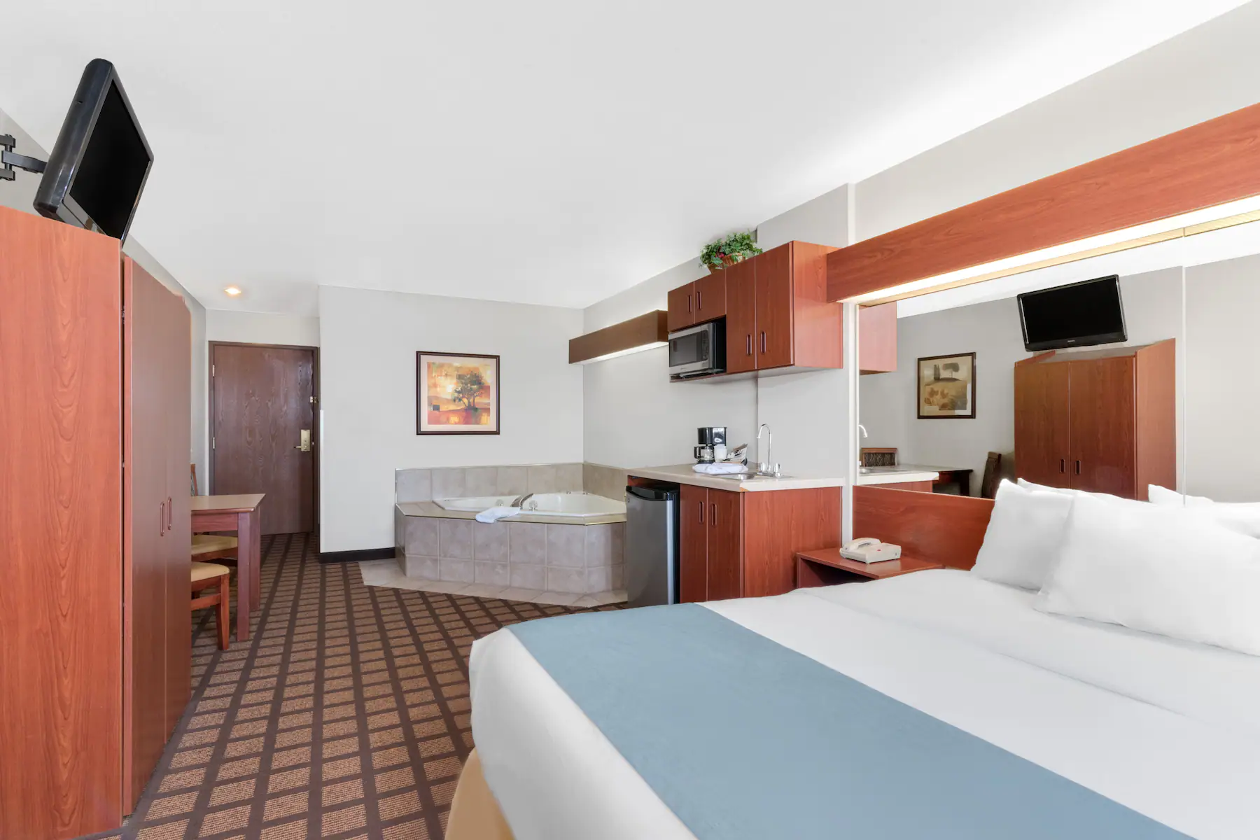 Microtel Suite.png