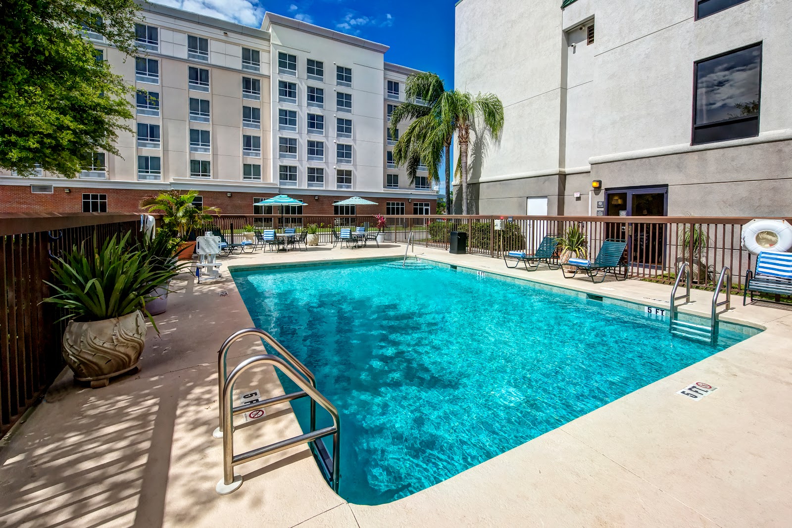 POOL_3697.jpg