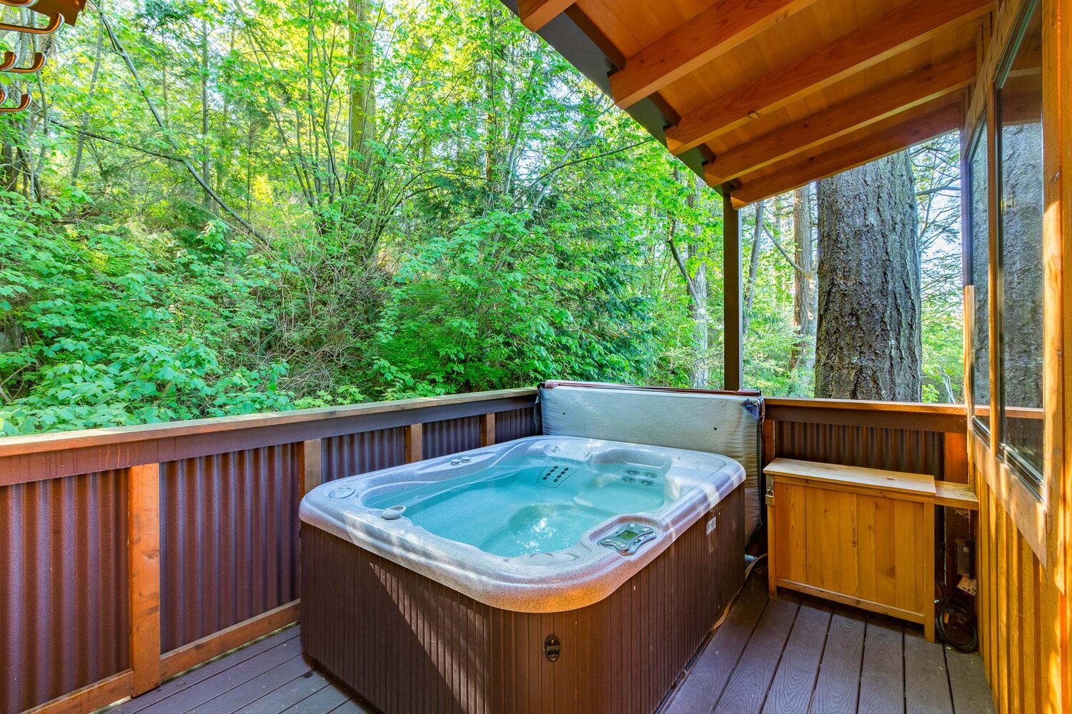 patos+hot+tub+2.jpg