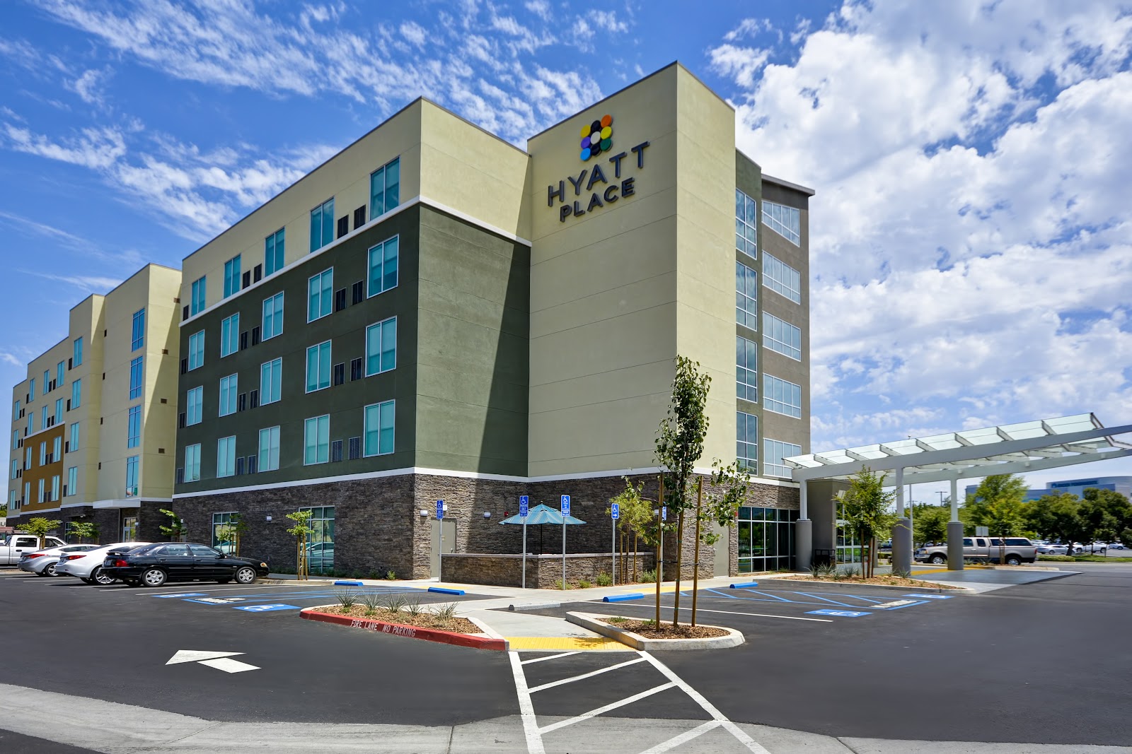 FCHZN_P026_Back_Exterior.jpg
